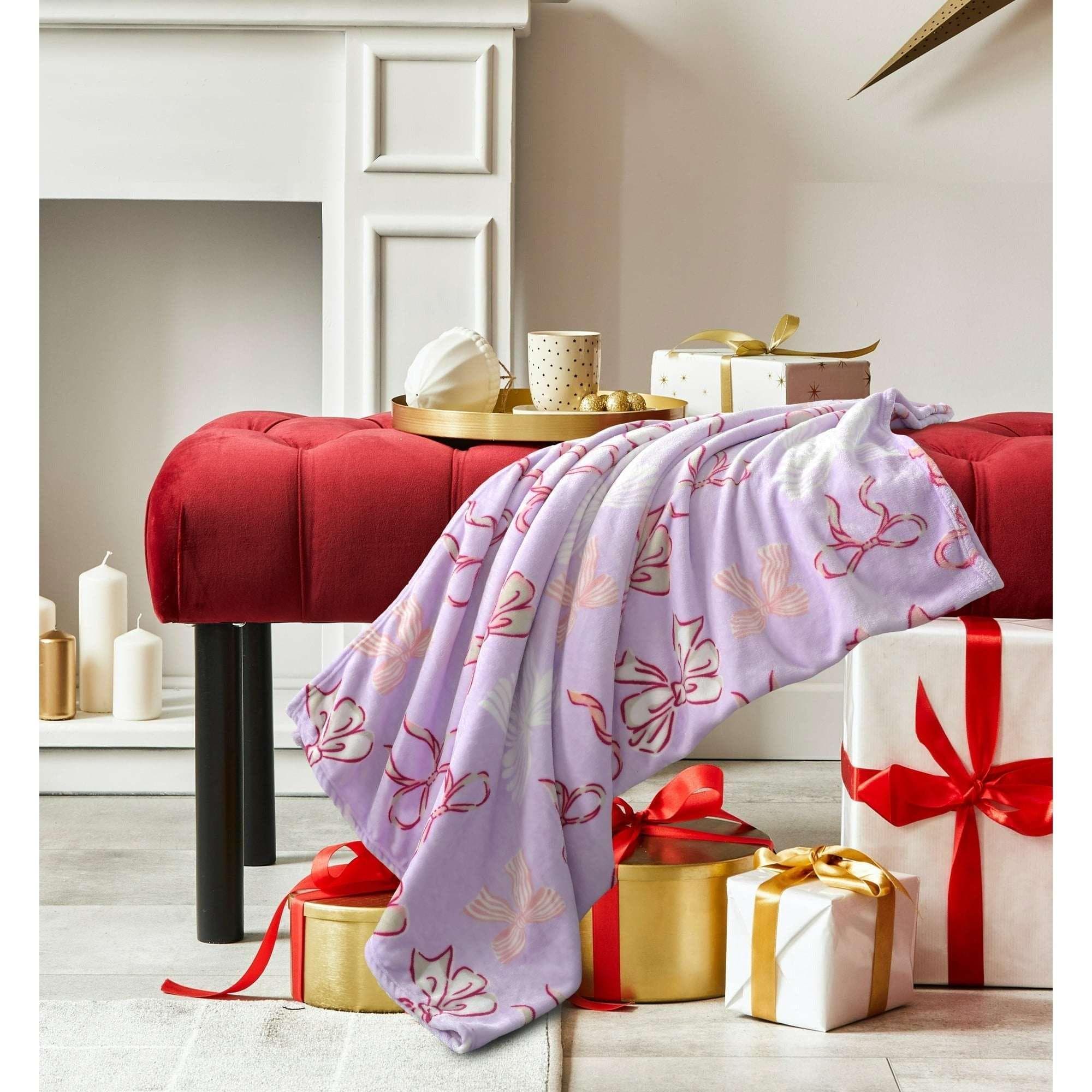 Way to Celebrate Super Soft Cozy Valentines Day Oversize Plush Throw Blanket
