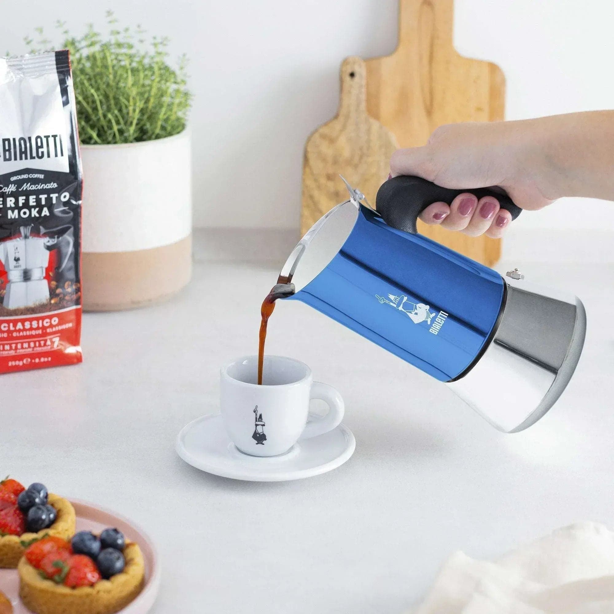 Bialetti Venus Stovetop Espresso Maker, Blue, 6 Cup