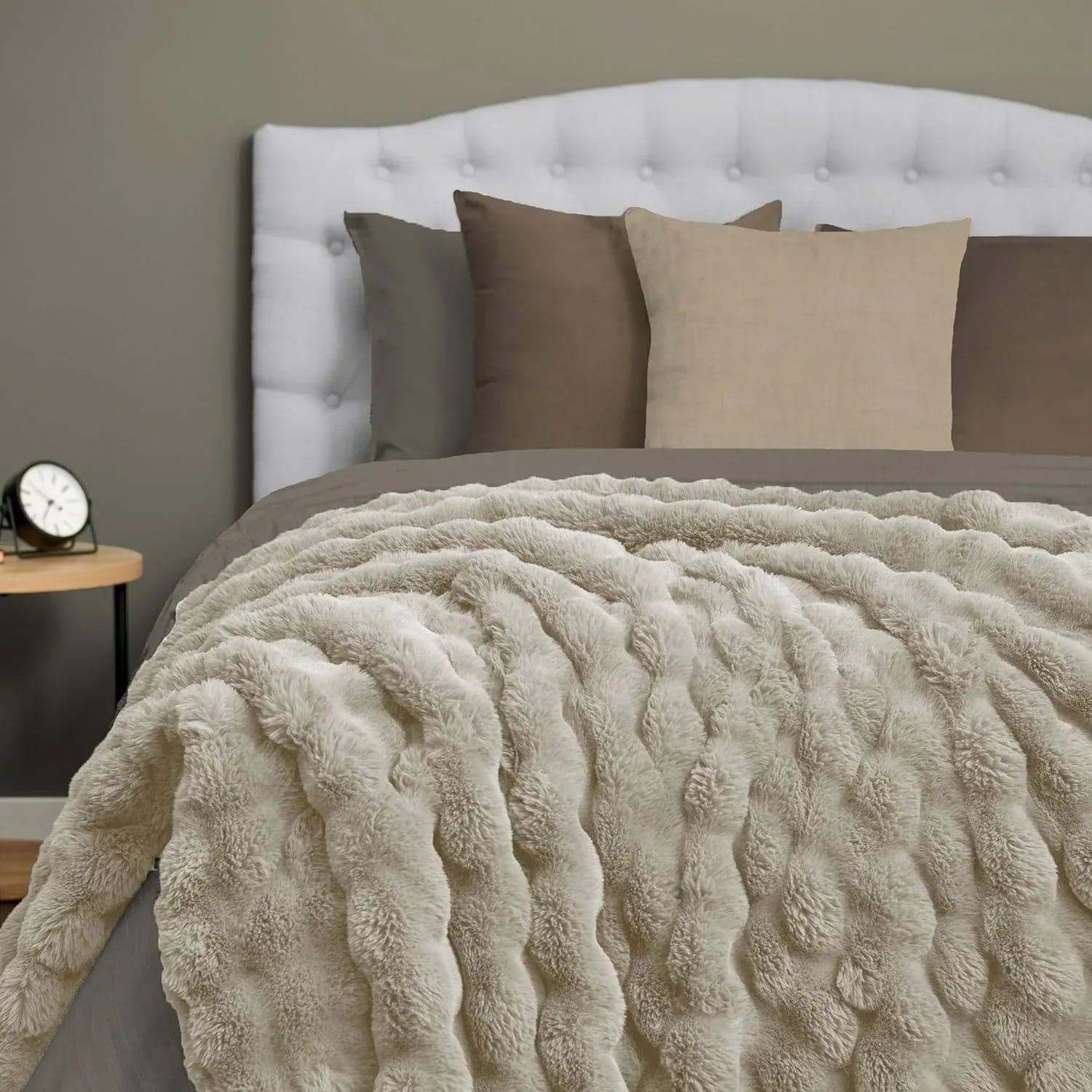 Ashford Home Heavy Weight Ultra Fine Faux Fur Throw Blanket, 60"x70"
