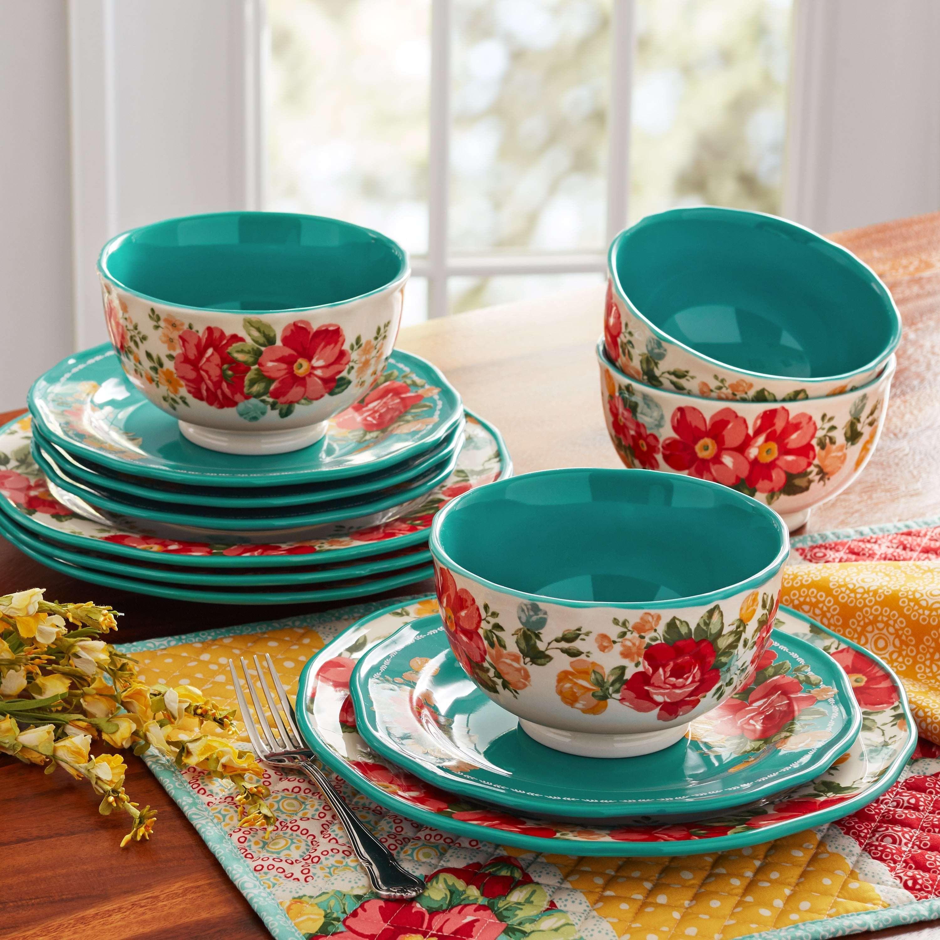 The Pioneer Woman Vintage Floral 12-Piece Dinnerware Set